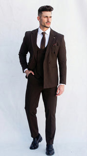 Fato 3 Peças Castanho Escuro com Padrão Subtil – Distinção com Personalidade