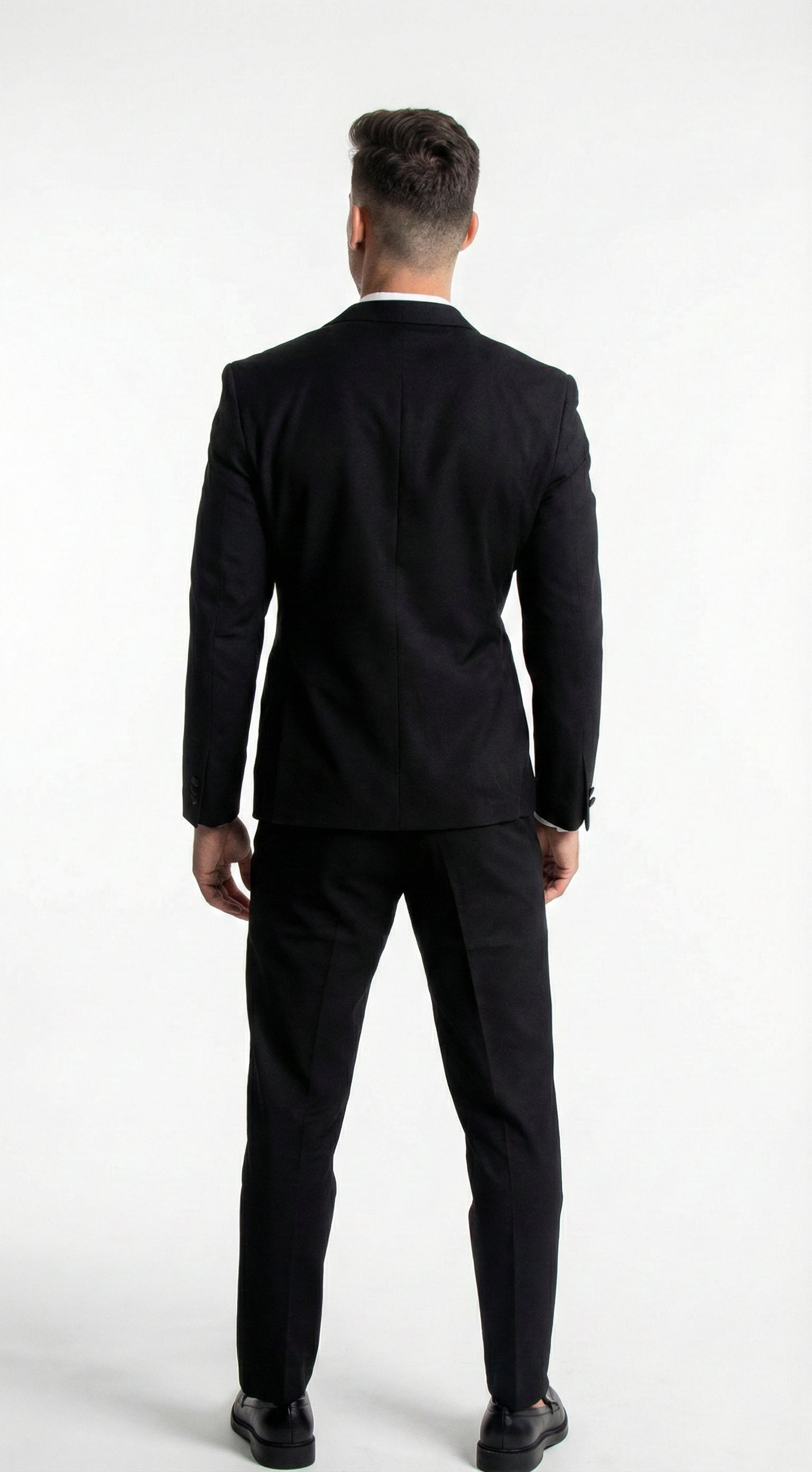 Fato 3 Peças Preto Escuro com Padrão Subtil – Distinção com Personalidade