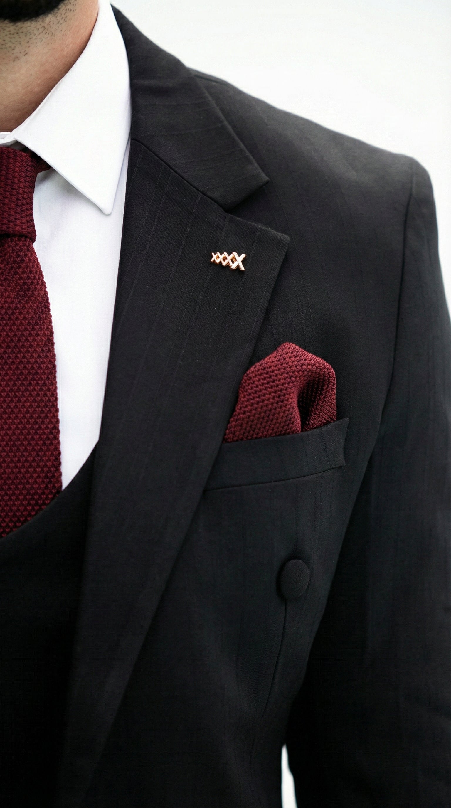 Fato 3 Peças Preto Escuro com Padrão Subtil – Distinção com Personalidade