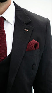 Fato 3 Peças Preto Escuro com Padrão Subtil – Distinção com Personalidade