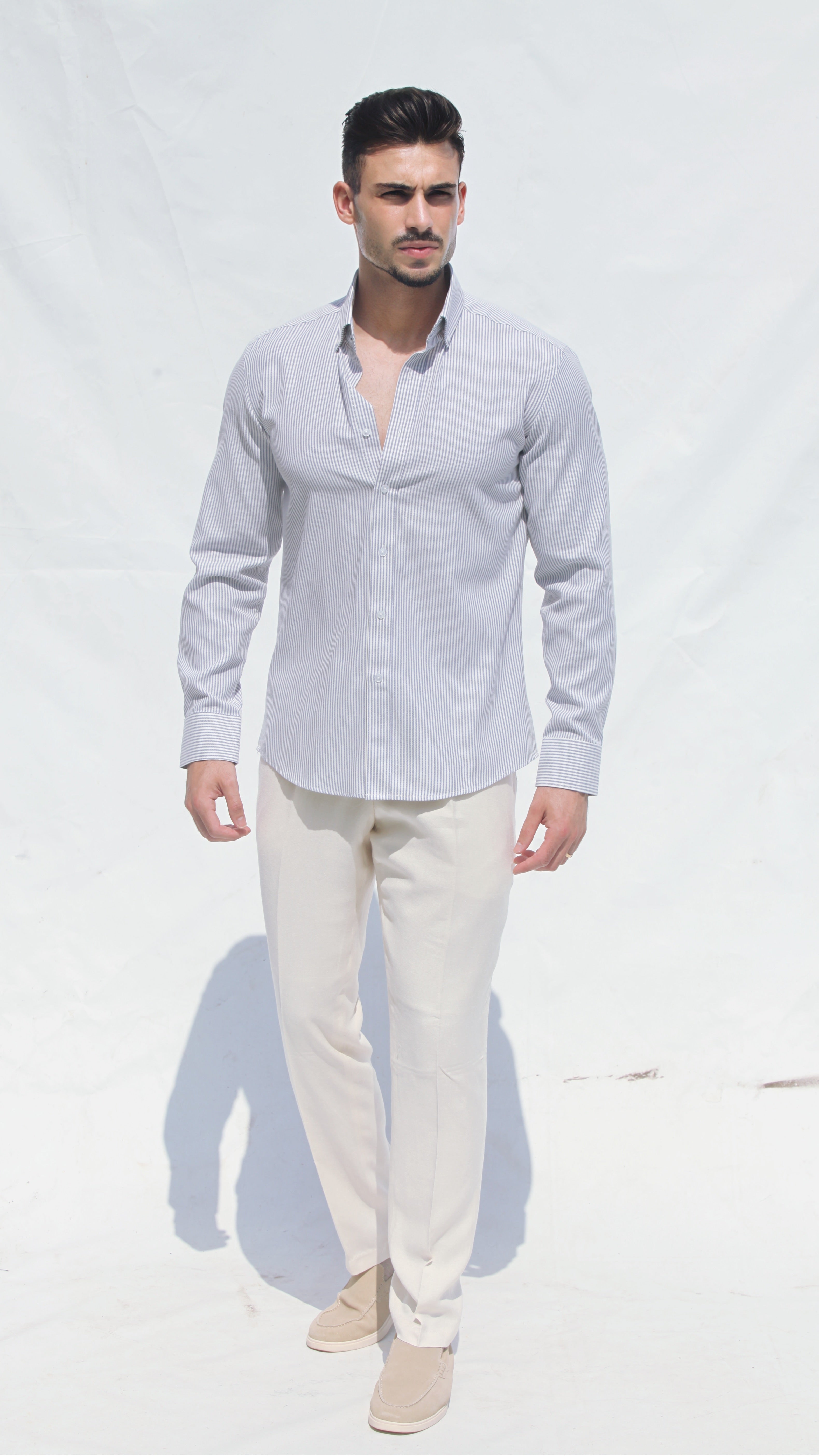 Camisa Clássica às Riscas Azuis