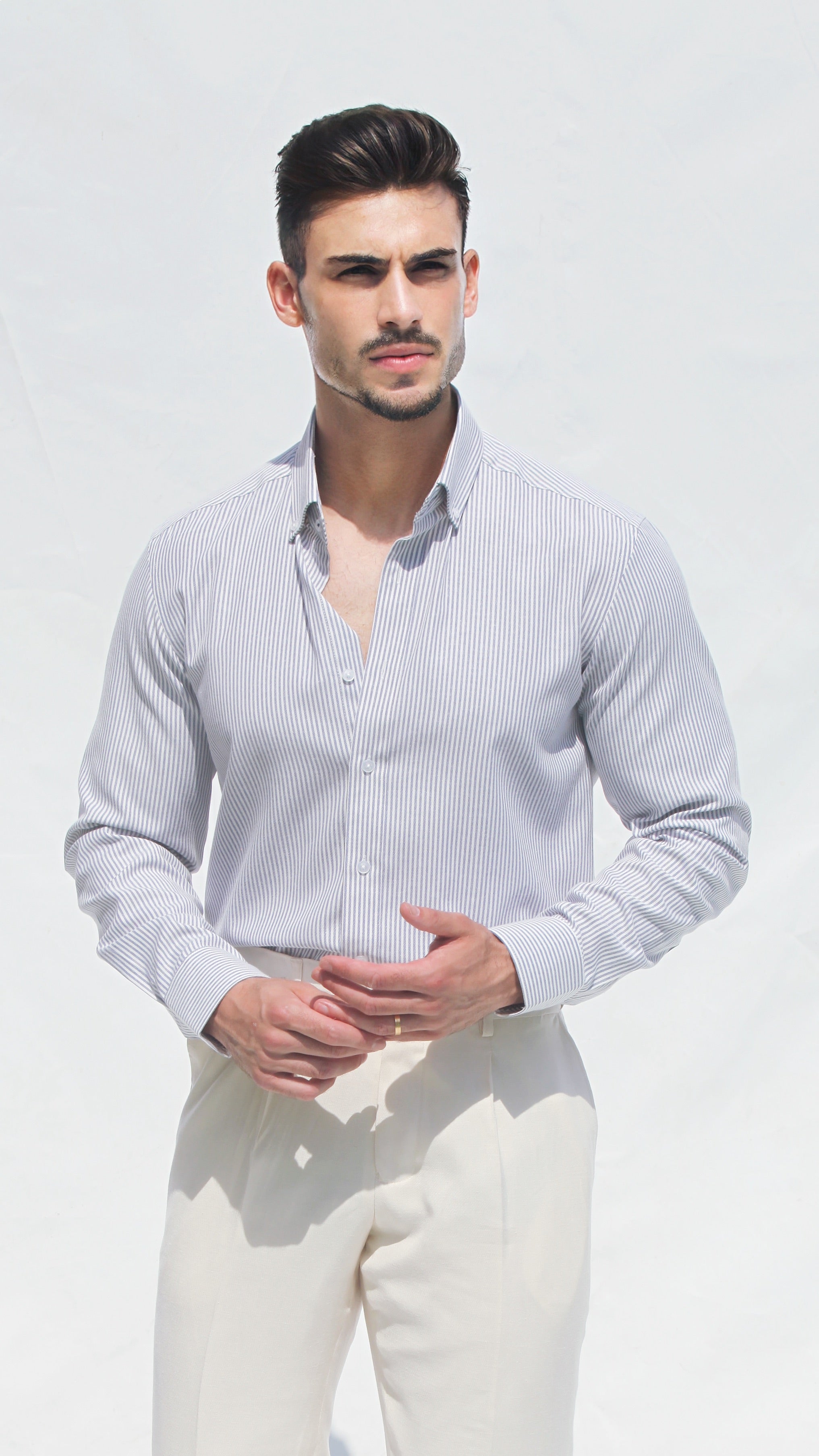 Camisa Clássica às Riscas Azuis