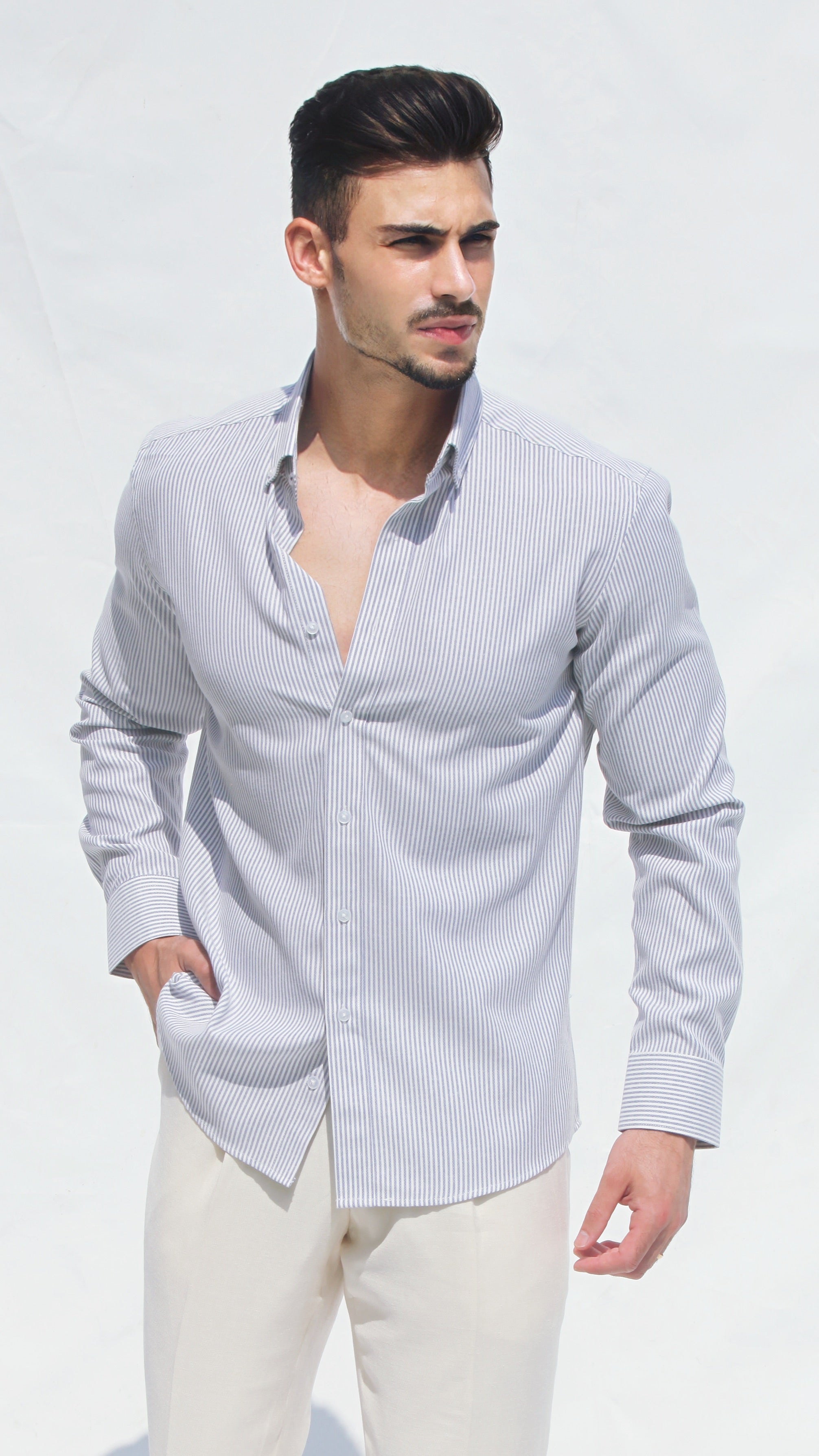 Camisa Clássica às Riscas Azuis