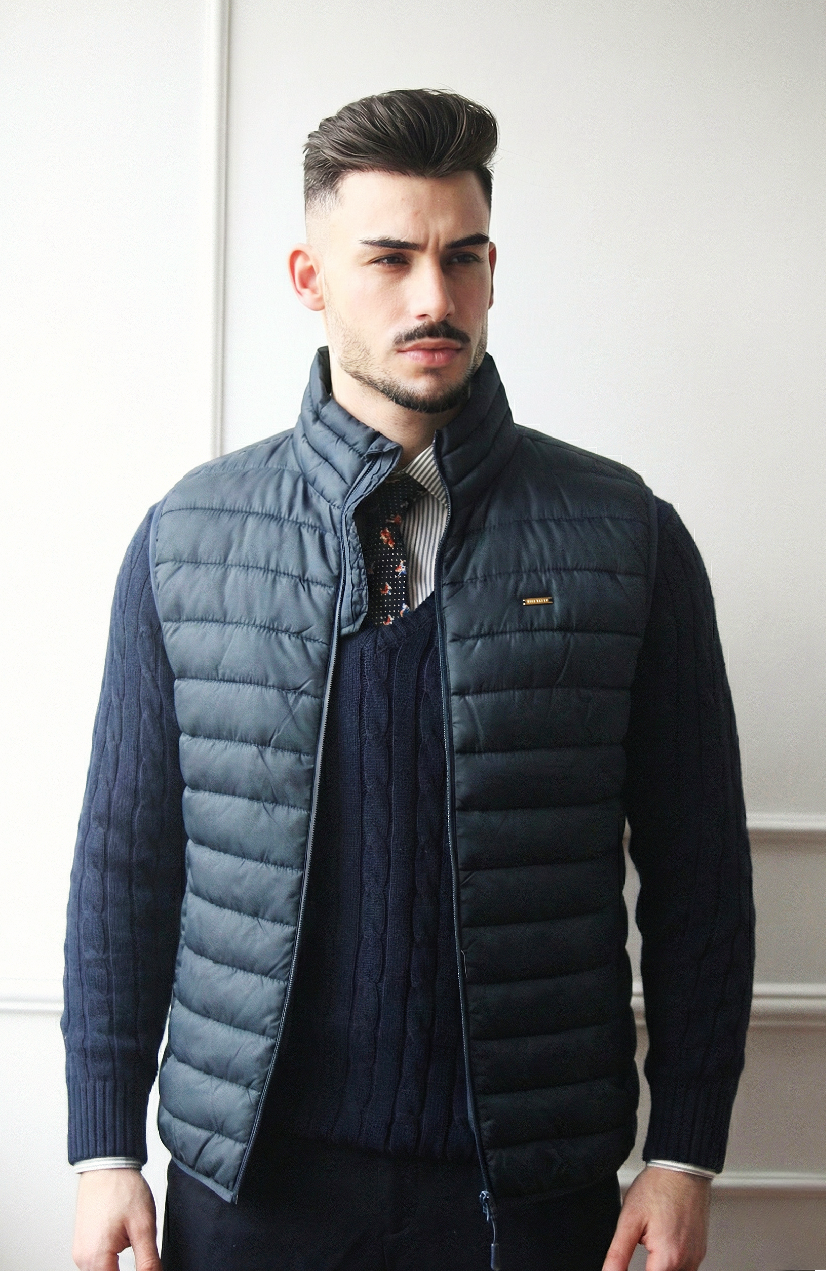 Colete com Fecho Frontal e Bolsos Dilectus Azul Marinho