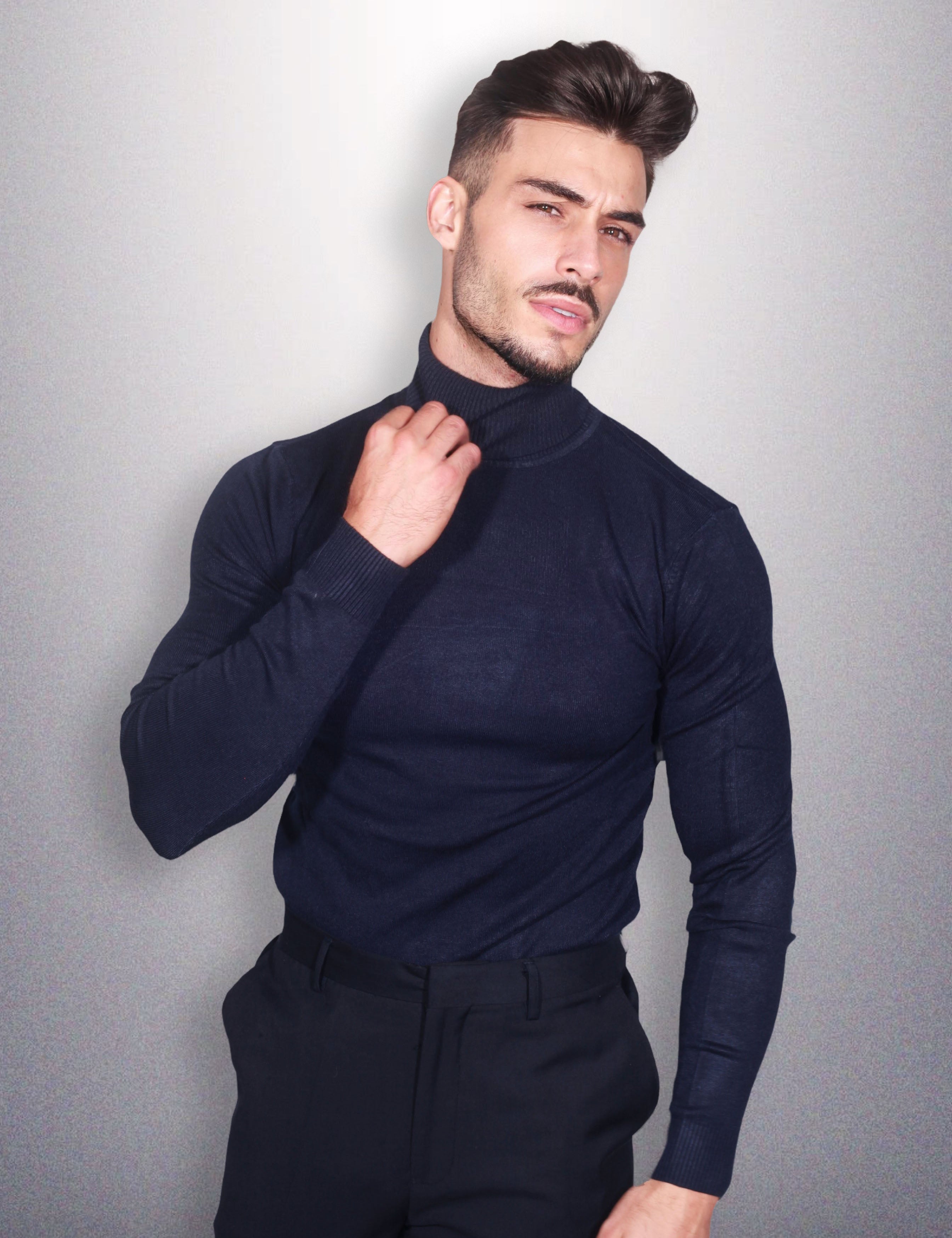 Camisola de Gola Alta em Azul Marinho | Dilectus