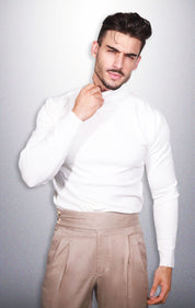 Camisola de Gola Alta em Branco | Dilectus