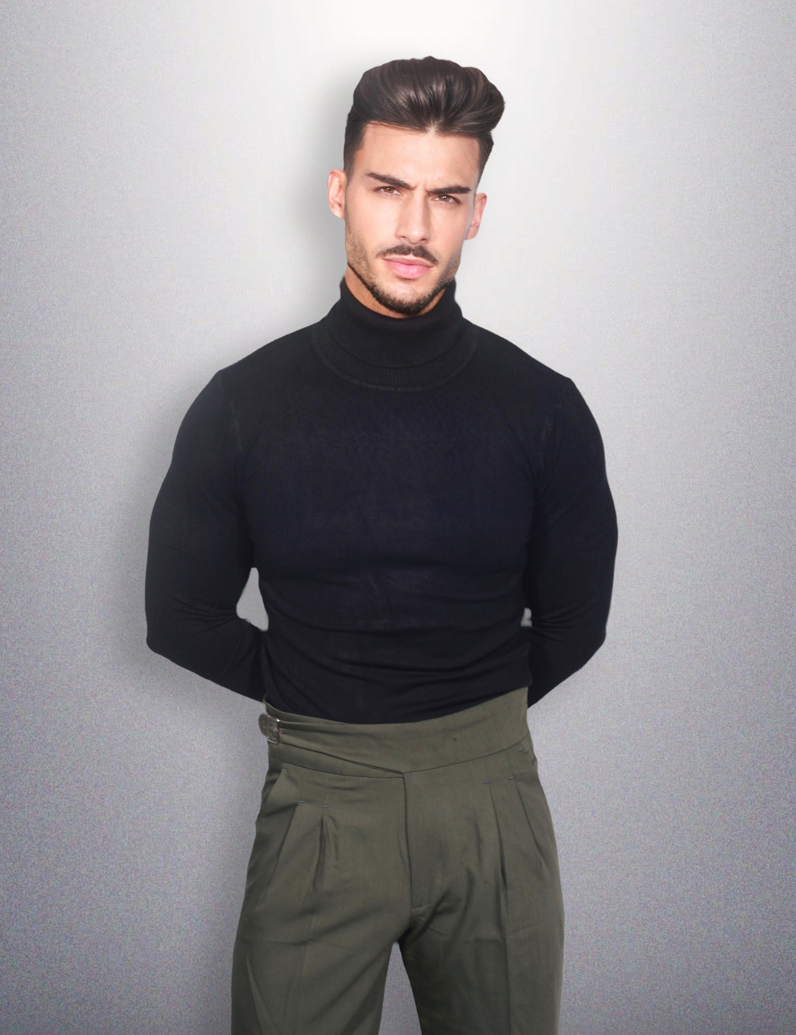 Camisola de Gola Alta em Preto | Dilectus