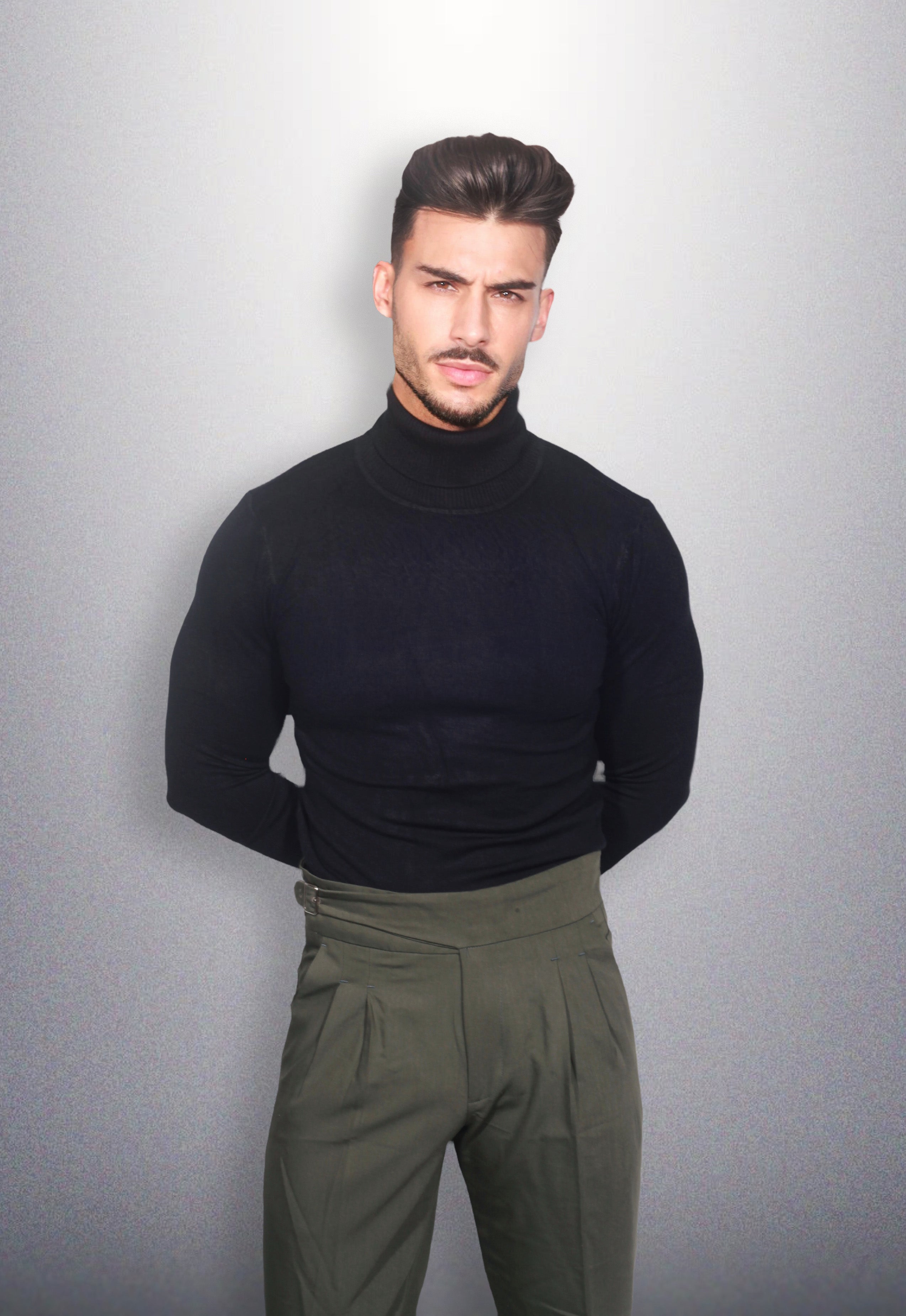 Camisola de Gola Alta em Preto | Dilectus