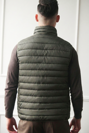 Colete com Fecho Frontal e Bolsos Dilectus Verde Oliva | Dilectus