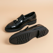 Loafers pretos - composição com sola