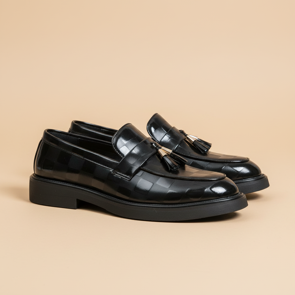 Loafers pretos - perfil lateral