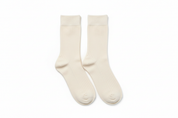 Cremeweiße gerippte Socken – nebeneinander