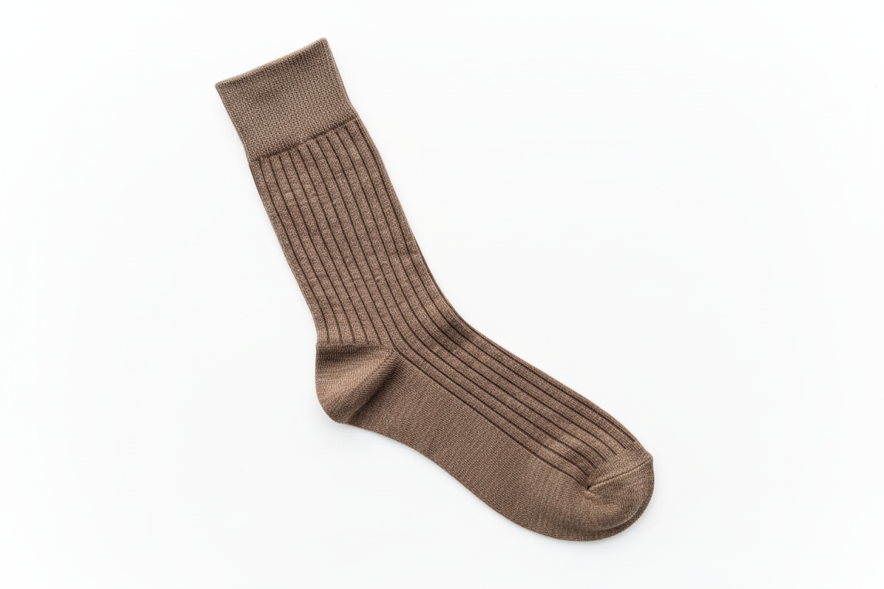 Meias castanhas caneladas - vista completa flat lay