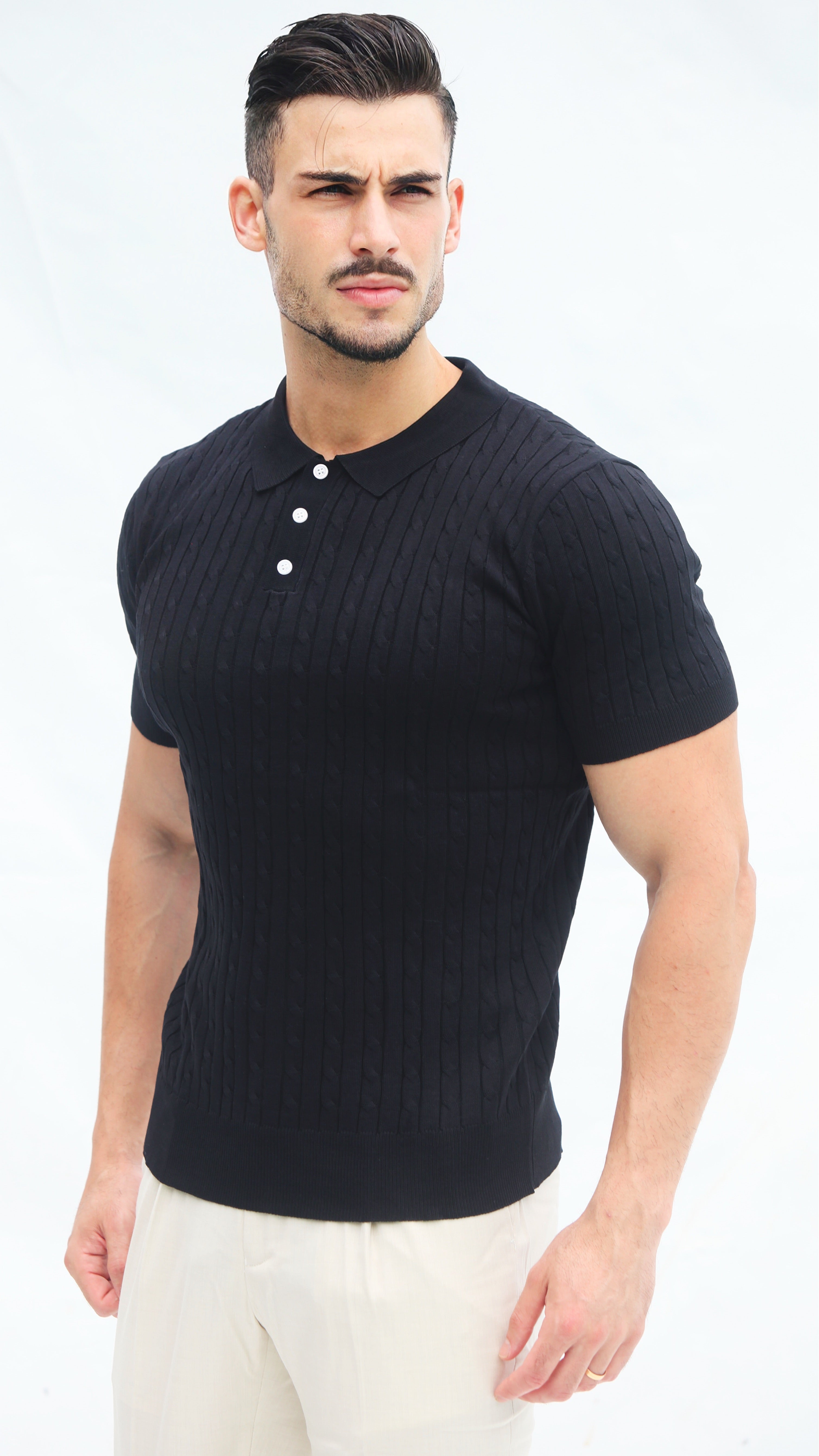 Polo Masculina Tricot Preta com Textura Canelada – Clássico Moderno