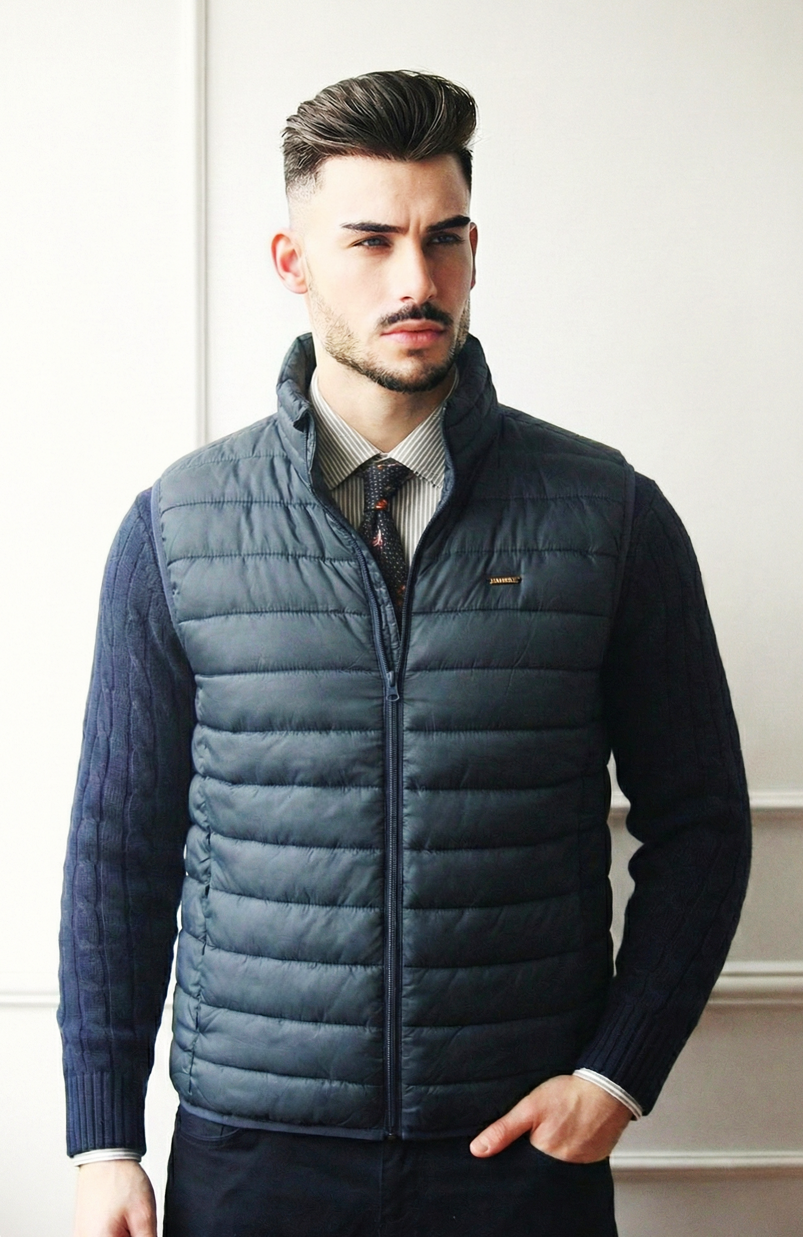 Colete com Fecho Frontal e Bolsos Dilectus Azul Marinho