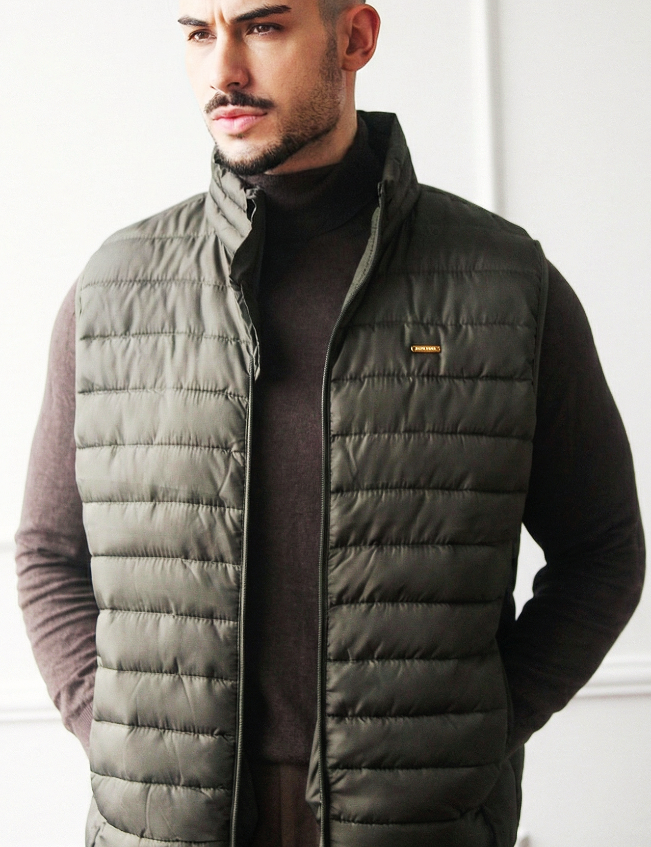 Colete com Fecho Frontal e Bolsos Dilectus Verde Oliva