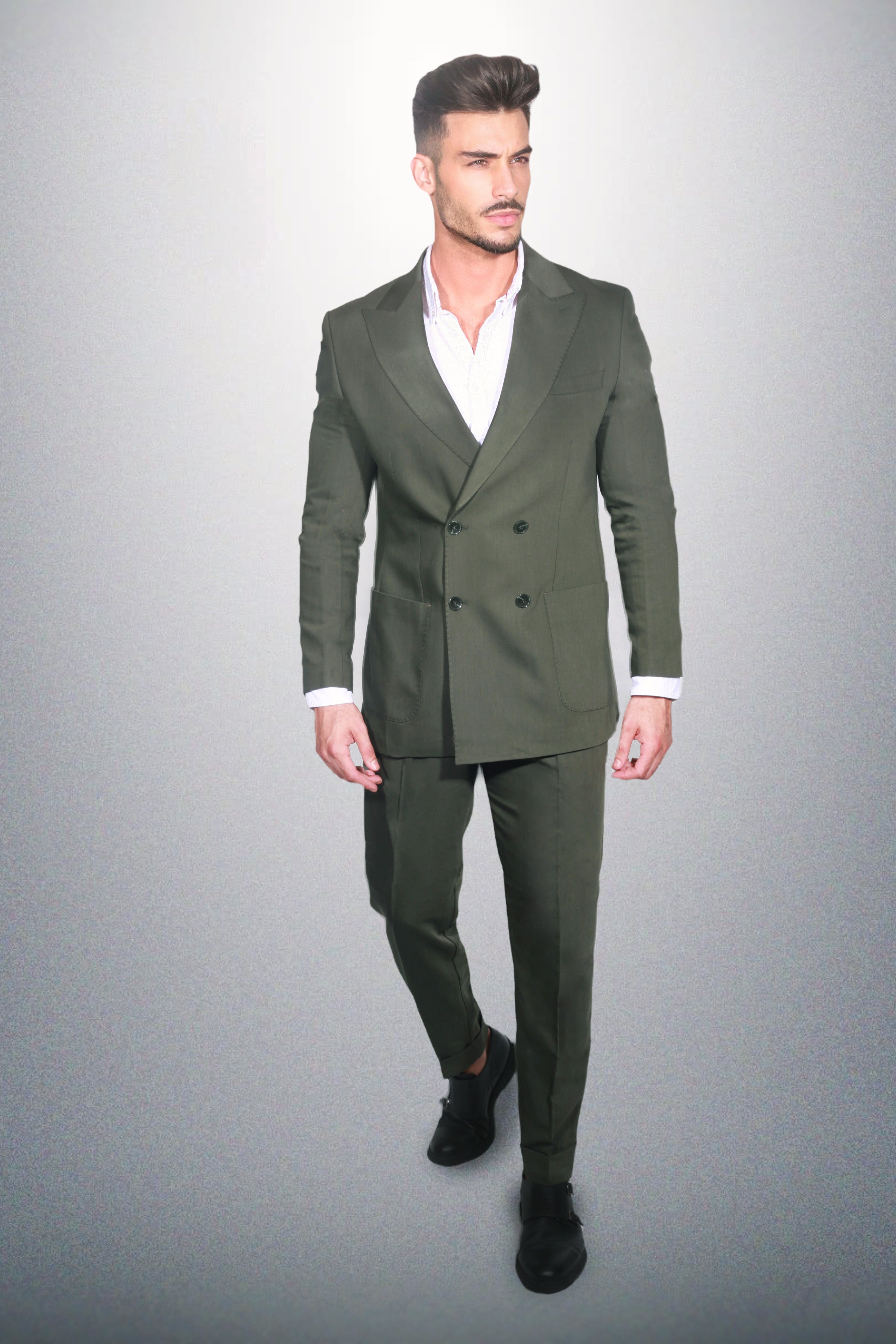 Costume coupe classique vert olive – Style et polyvalence